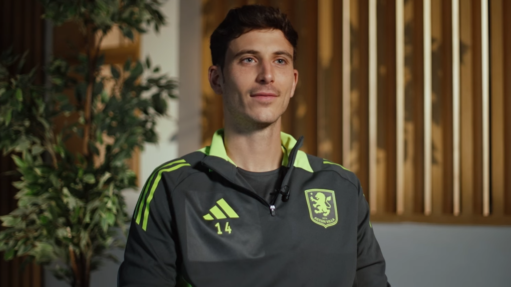Aston Villa Pau Torres