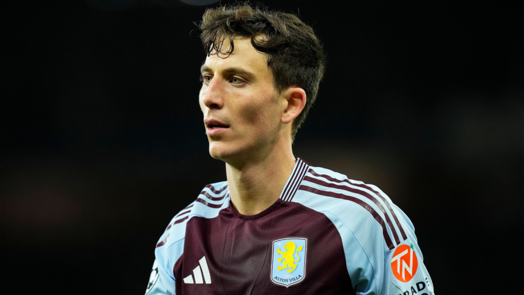Aston Villa Pau Torres