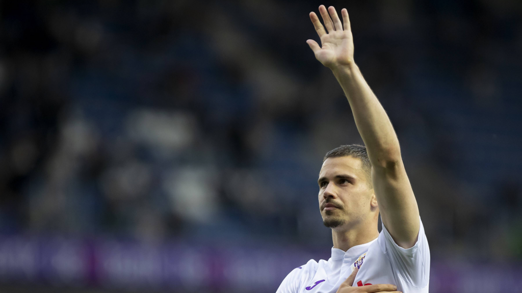 Aston Villa's exit-linked midfielder Leander Dendoncker.