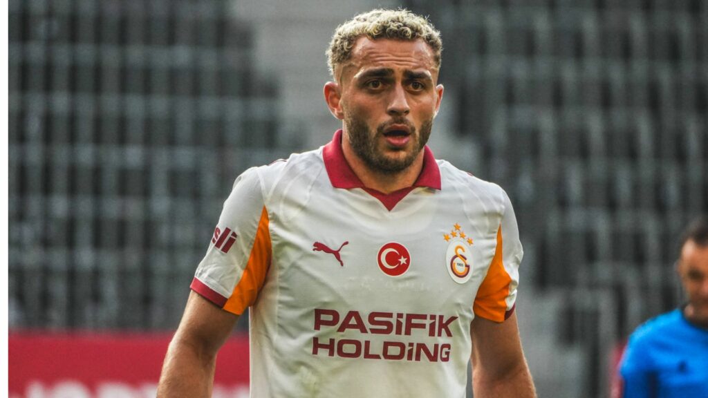 Baris Alper Yilmaz in action for Fenerbahce