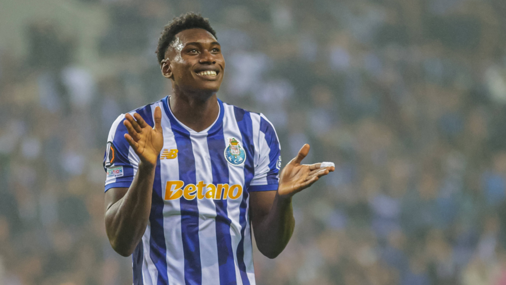 Samu Aghehowa playing for Porto