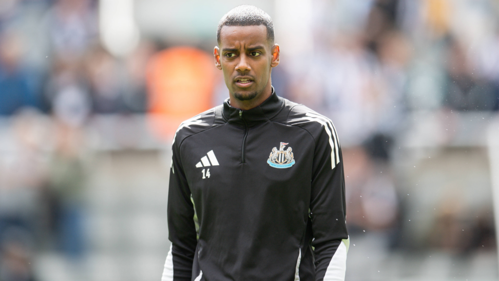 Isak in his Newcastle attire