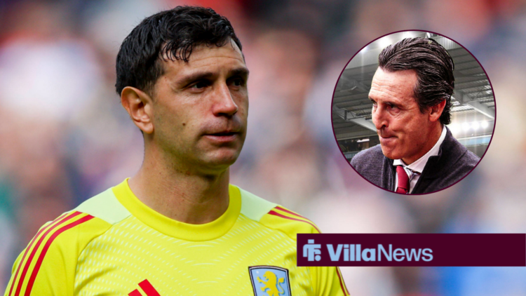 Emi Martinez looking concerned towards a frustrated Unai Emery