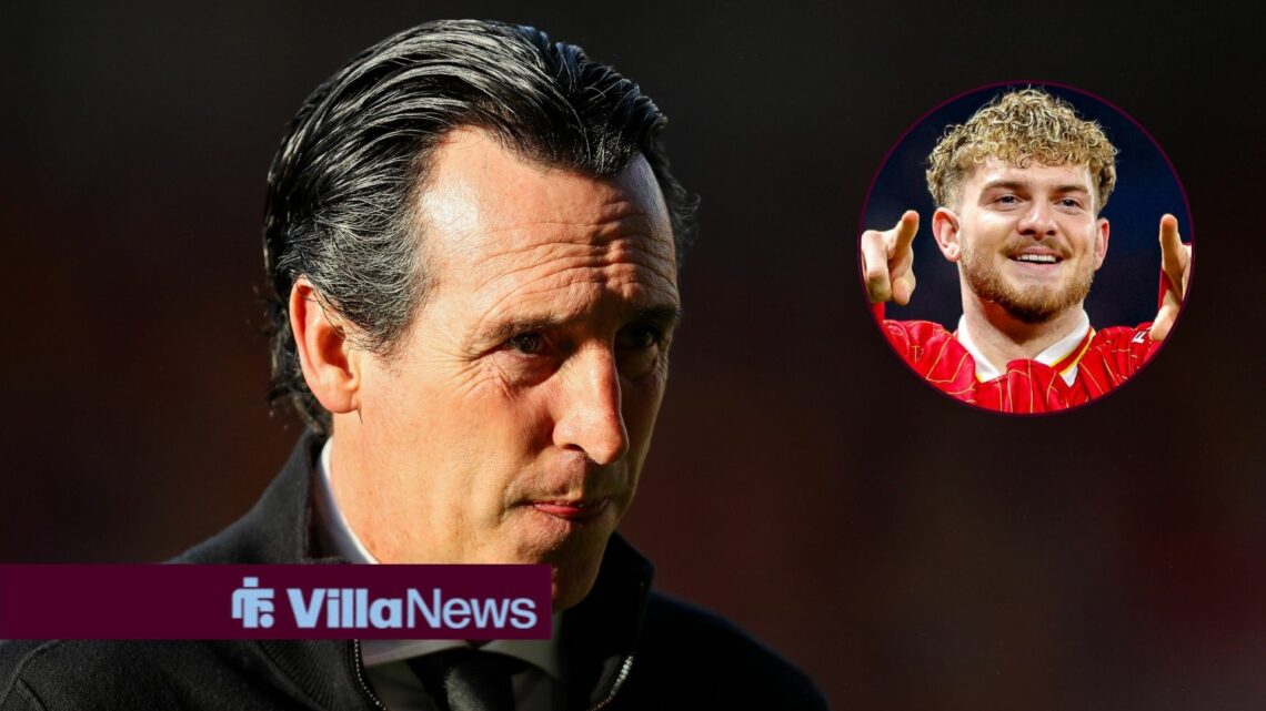 Unai Emery looking to his right with Harvey Elliot pointing