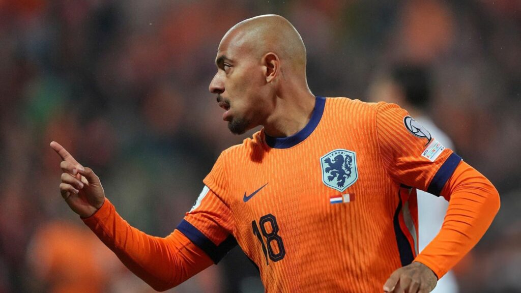 Donyell Malen in a Netherlands kit