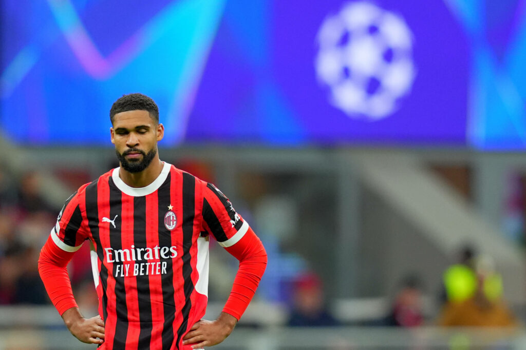 Ruben Loftus-Cheek playing for AC Milan in the Champions League
