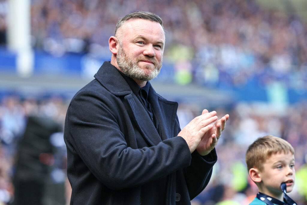 Wayne Rooney takes the applause of Goodison Park crowd.