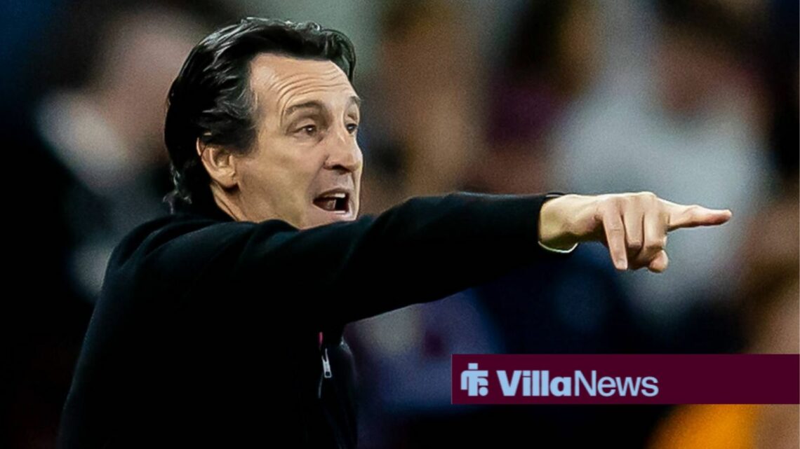 Unai Emery pointing and shouting