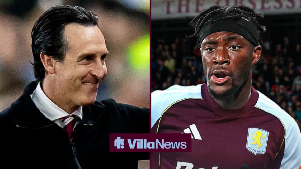 Tammy Abraham next to Unai Emery smiling